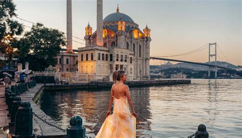  Navigating Istanbul: A Timeless Journey Through Urban Transformation